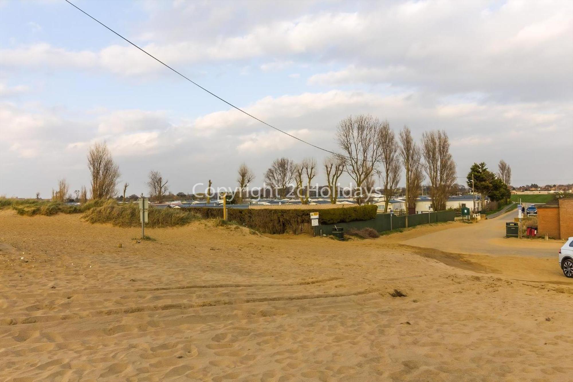 Lovely 6 Berth Caravan With Decking To The Side In Heacham Ref 21040E Buitenkant foto
